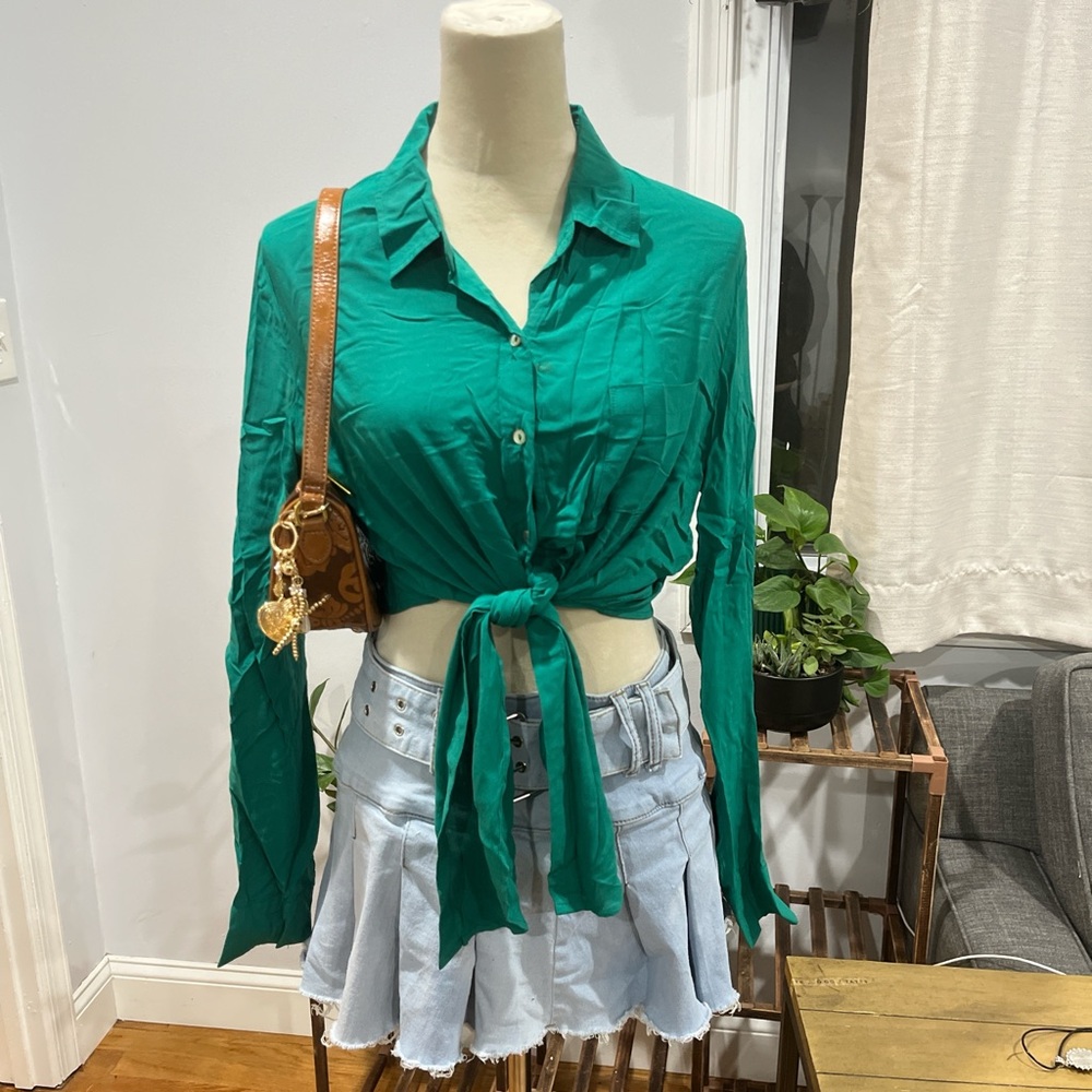 Forever 21 Green Button-Up Blouse